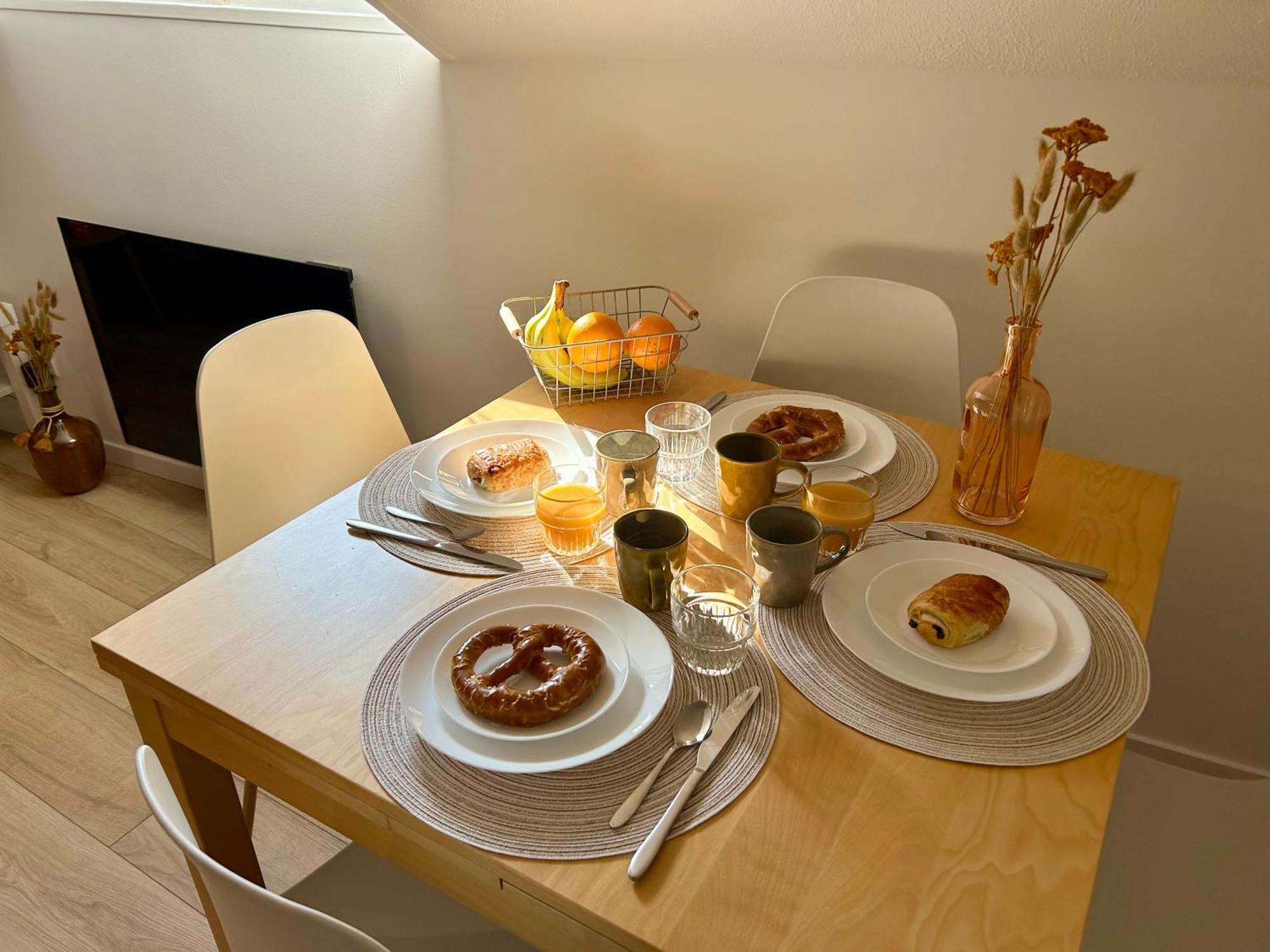 Douce Agathe - Duo-groupe, Chaleureux, Tram 200m, Centre 10min Apartment *